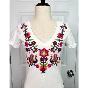 *JOHNNY WAS* White Embroidered V-Neck T-shirt Top